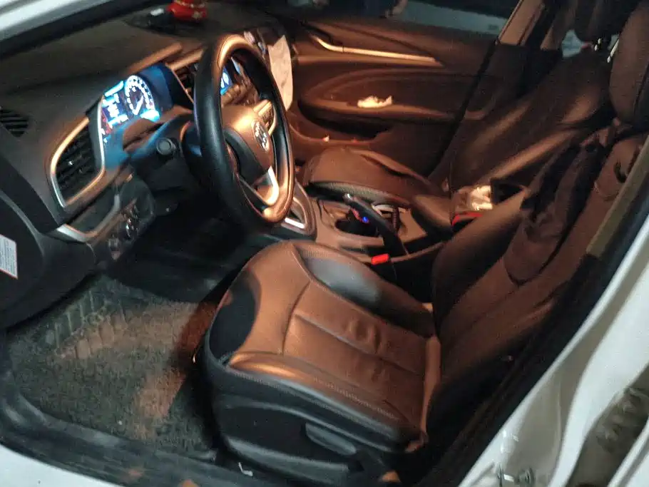 Buick Excelle — миниатюра 9