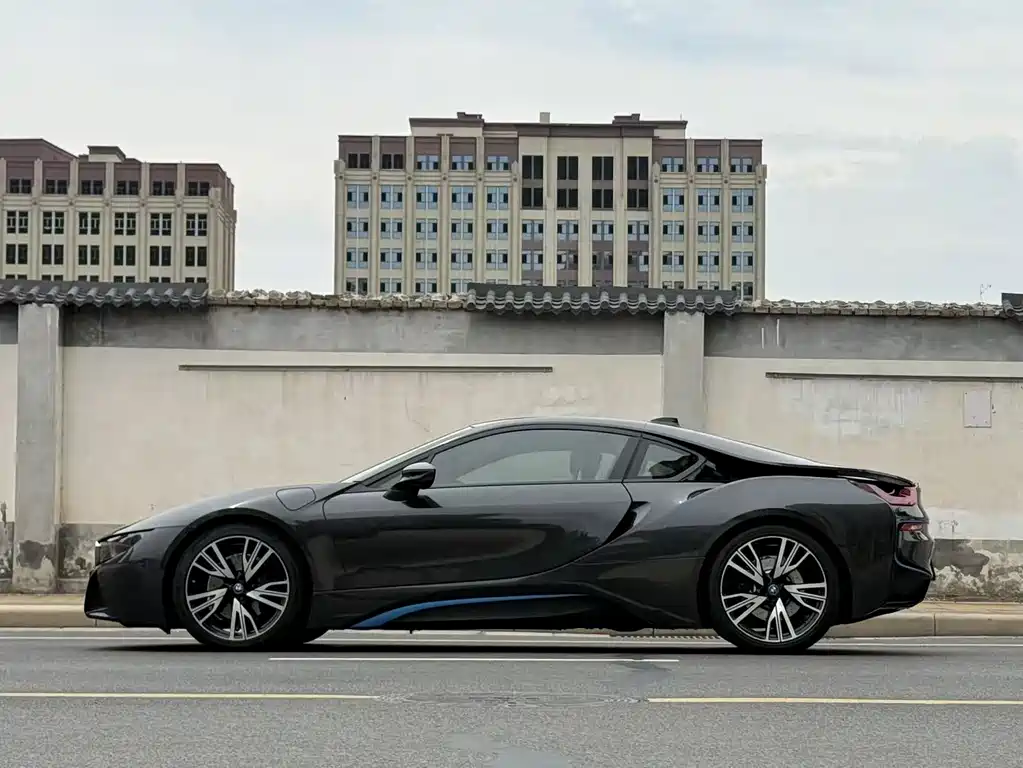 BMW i8 — миниатюра 7
