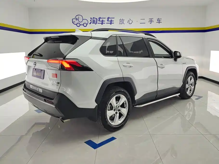Toyota RAV4 — миниатюра 3