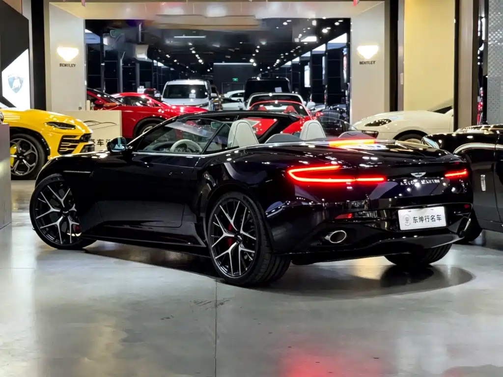 Aston Martin DB12 2025 4.0T V8 Volante
