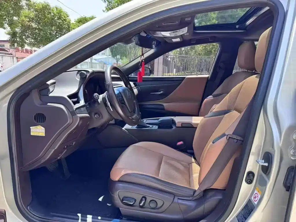 Lexus ES — миниатюра 4