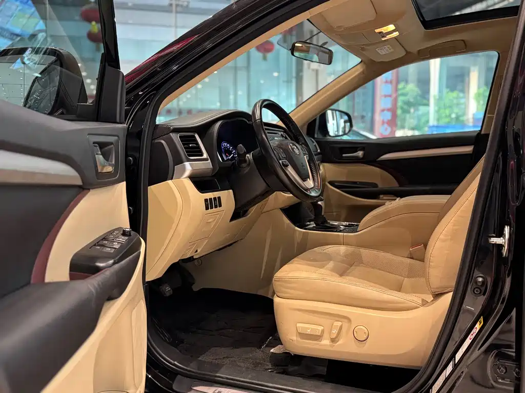 Toyota Highlander — миниатюра 9