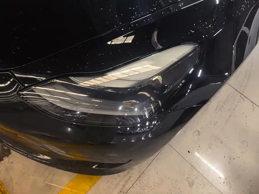Tesla Model 3 — миниатюра 5