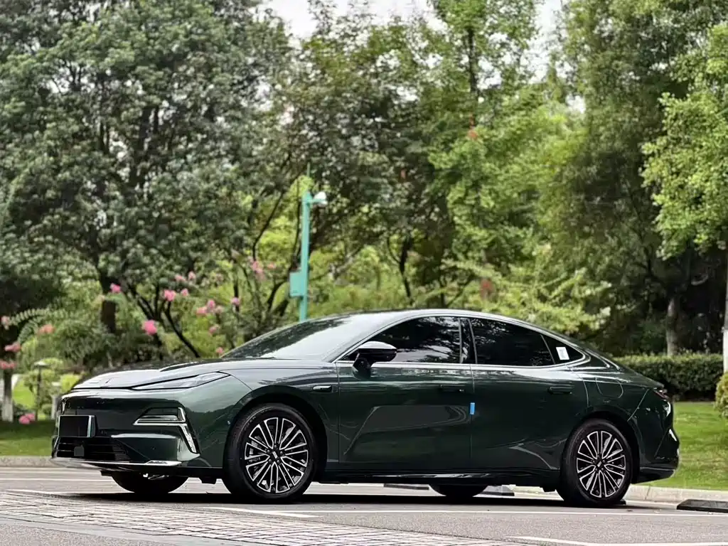 GEELY GALAXY GALAXY SPARKLE 8