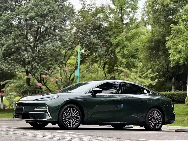 GEELY GALAXY GALAXY SPARKLE 8 2025