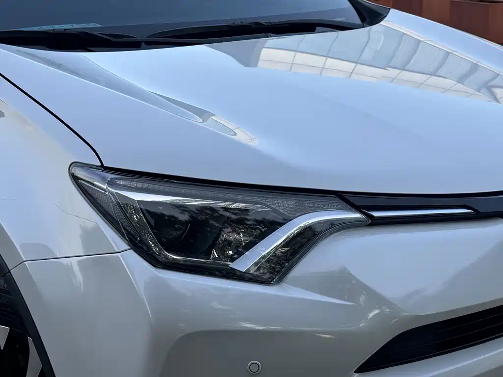 Toyota RAV4 — миниатюра 14