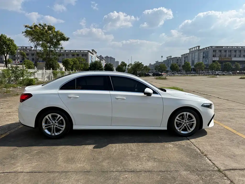 Mercedes-Benz A-Class — миниатюра 11