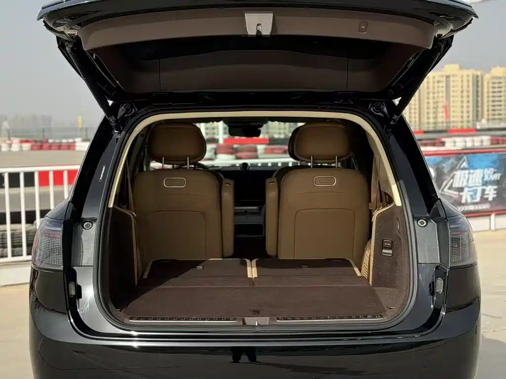 AITO ASK THE WORLD M9