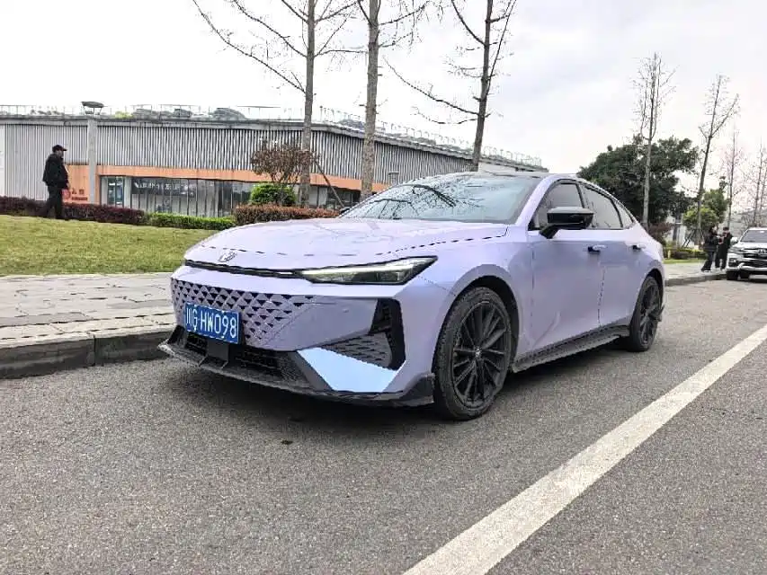 Changan UNI-V 2024