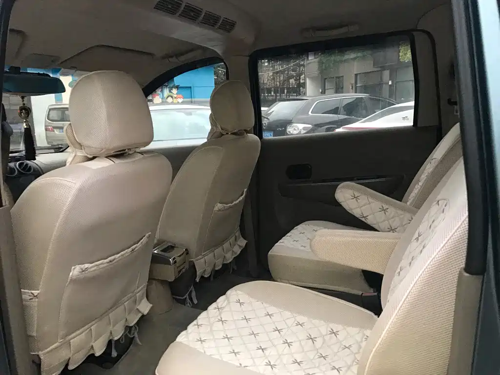 Wuling Hongguang — миниатюра 13