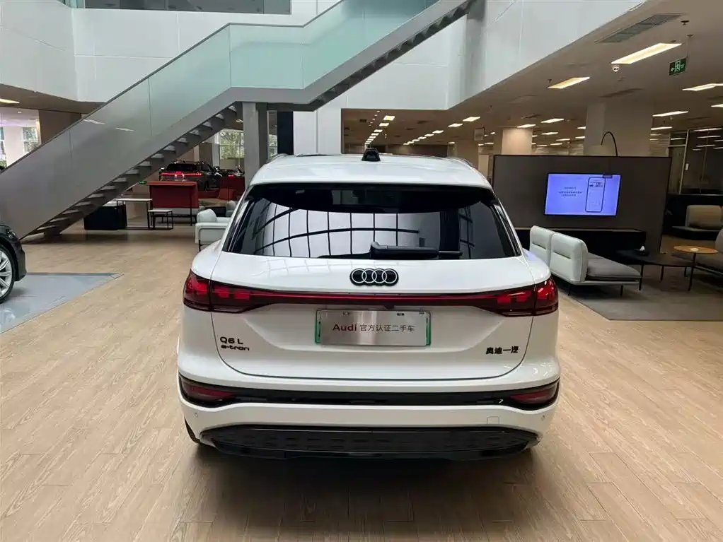 Audi Q6L e-tron