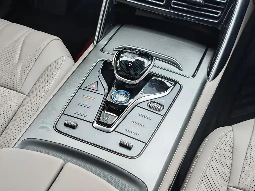 BYD Tang New Energy - фото 10