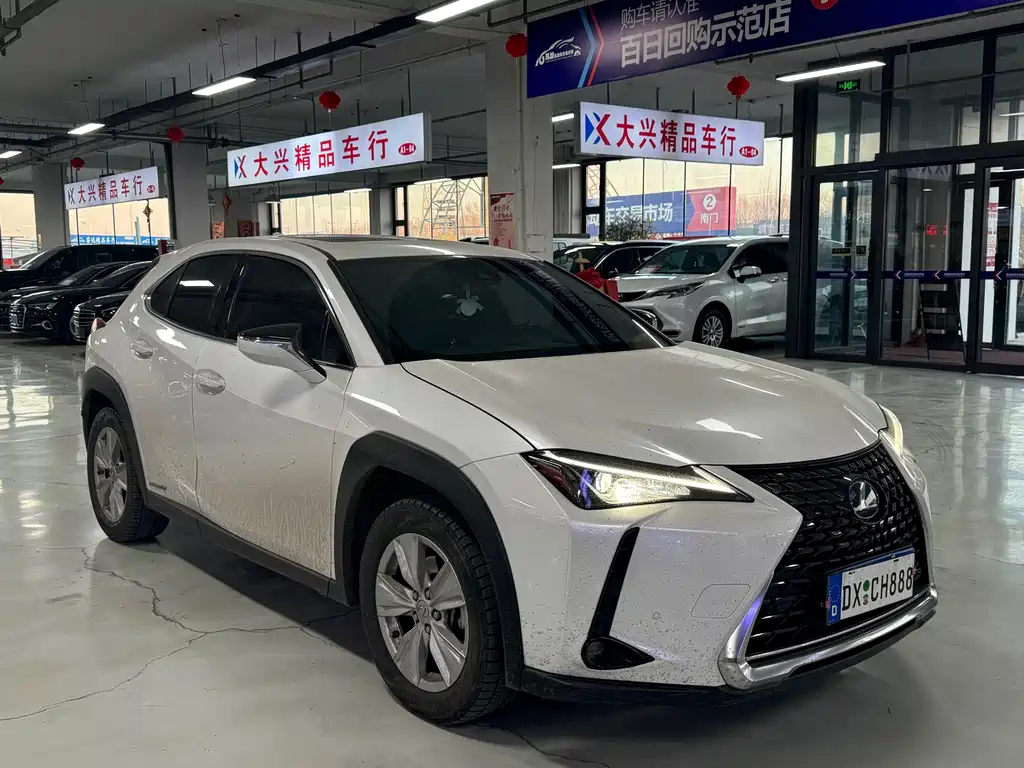 LEXUS UX