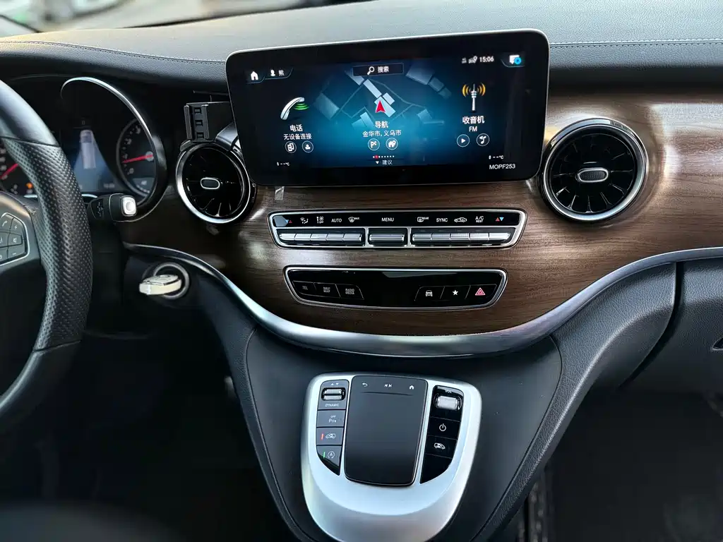 MERCEDES-BENZ V CLASS