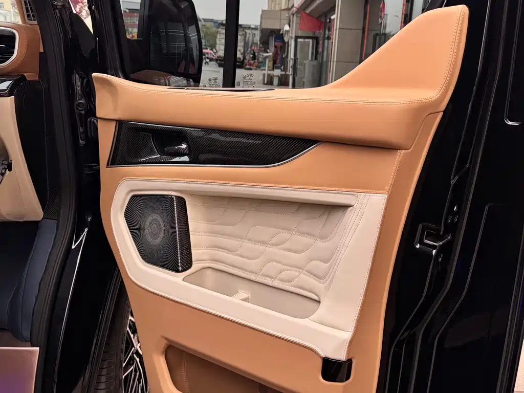 Ford Transit 2023 2.0T AT 5/6 мест