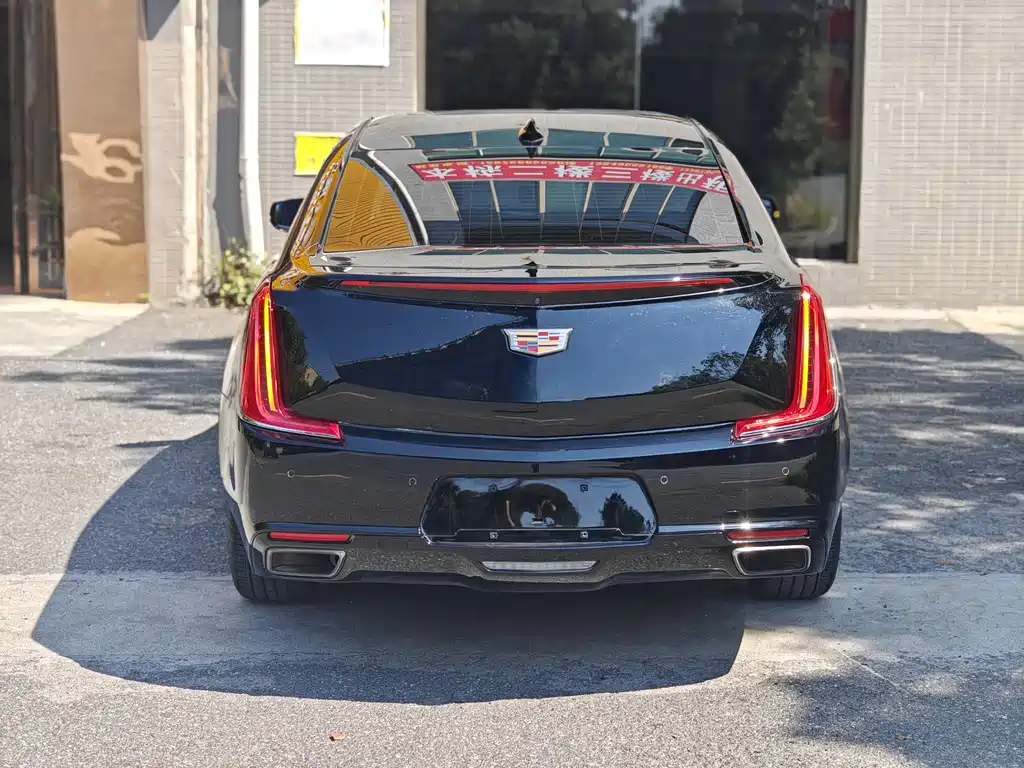 CADILLAC XTS