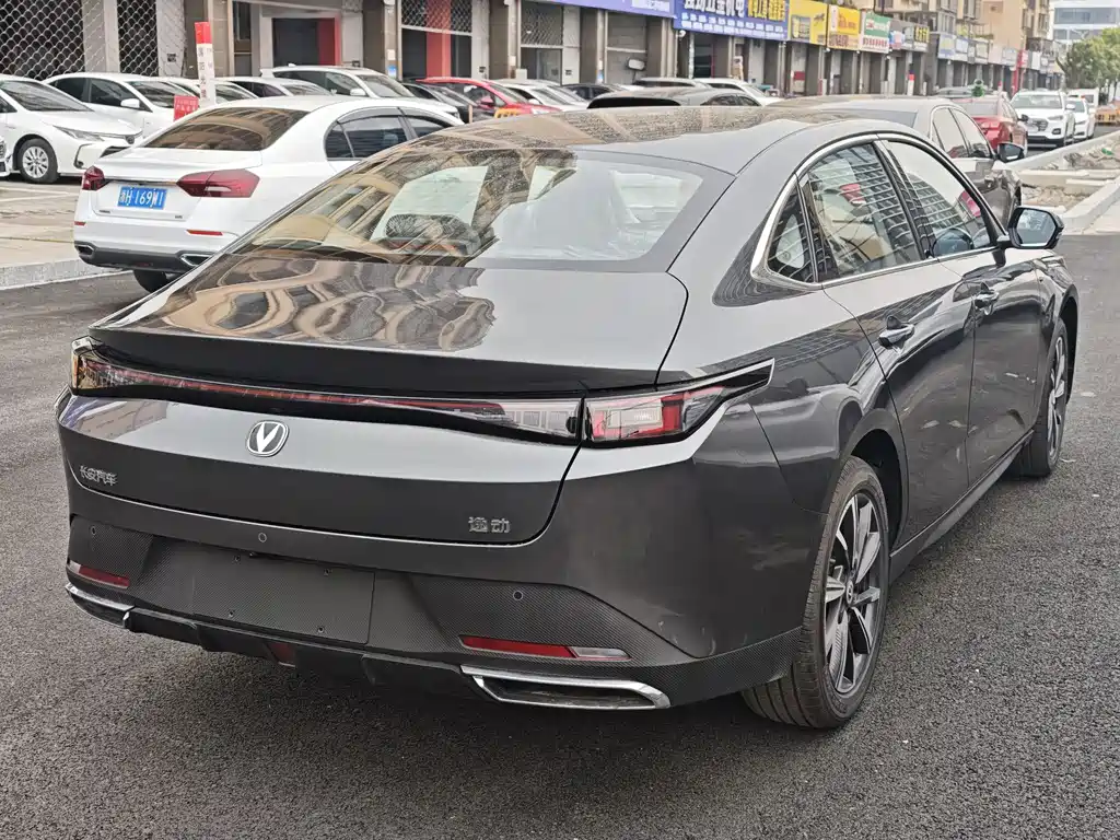 Changan Eado 2025 1.5T 500Bar Luxury