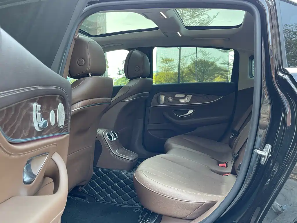 MERCEDES-BENZ E CLASS