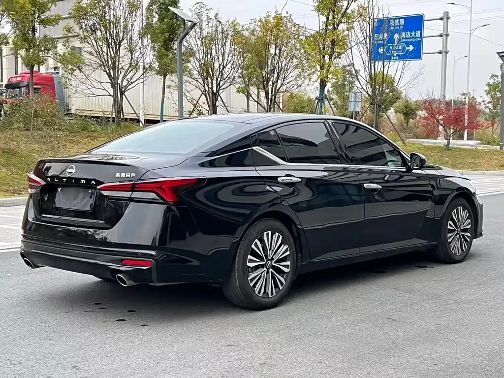 Nissan Teana — миниатюра 9