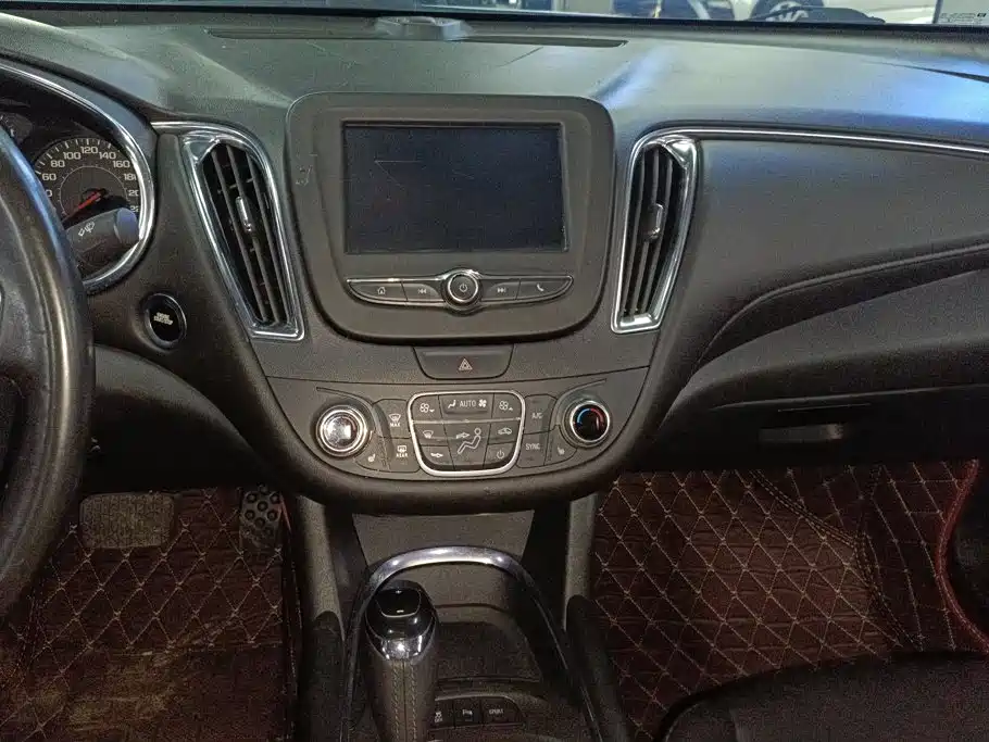 Chevrolet Malibu XL — миниатюра 13