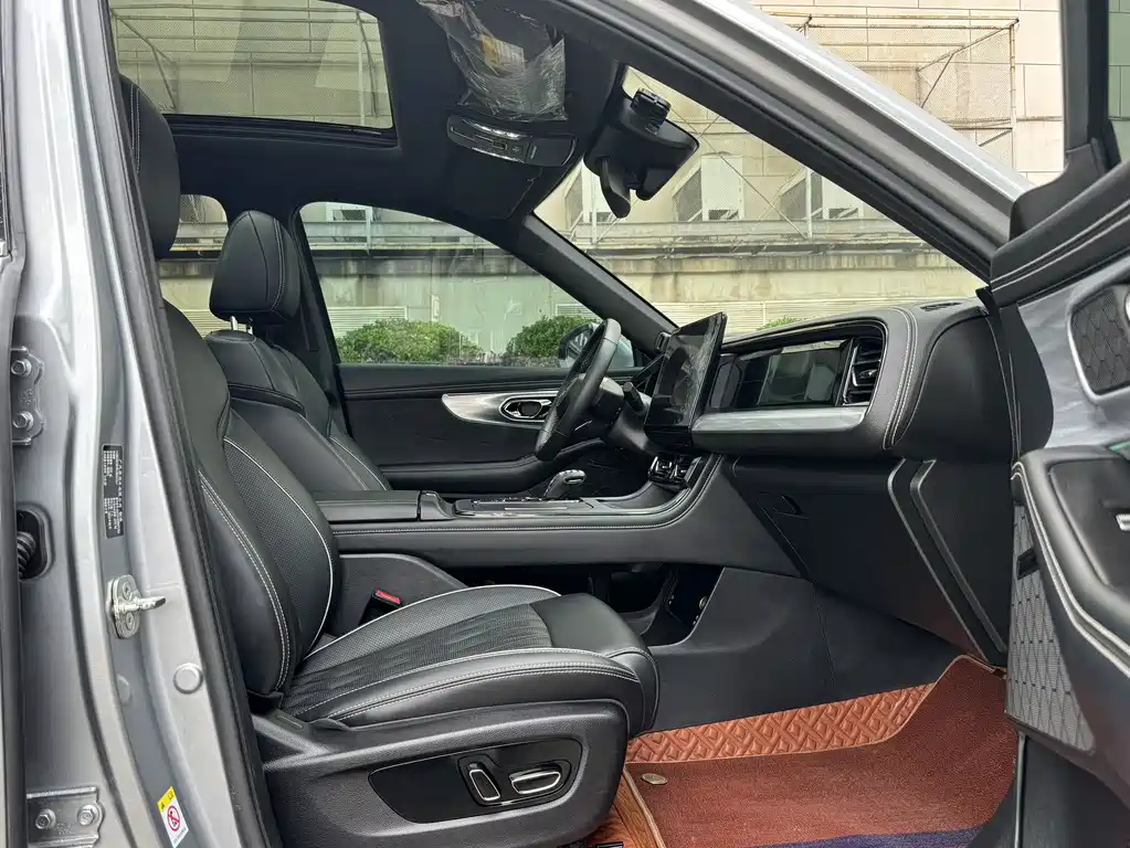GAC GS8 2022 2.0TM Luxury ( мест)