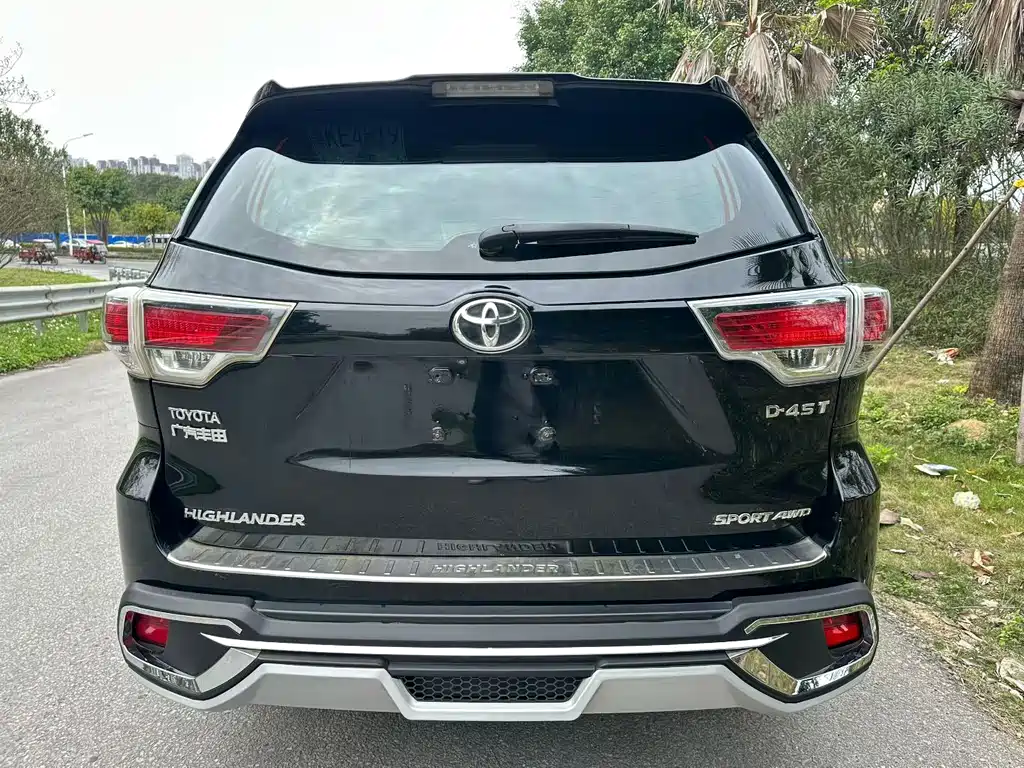 TOYOTA HIGHLANDER