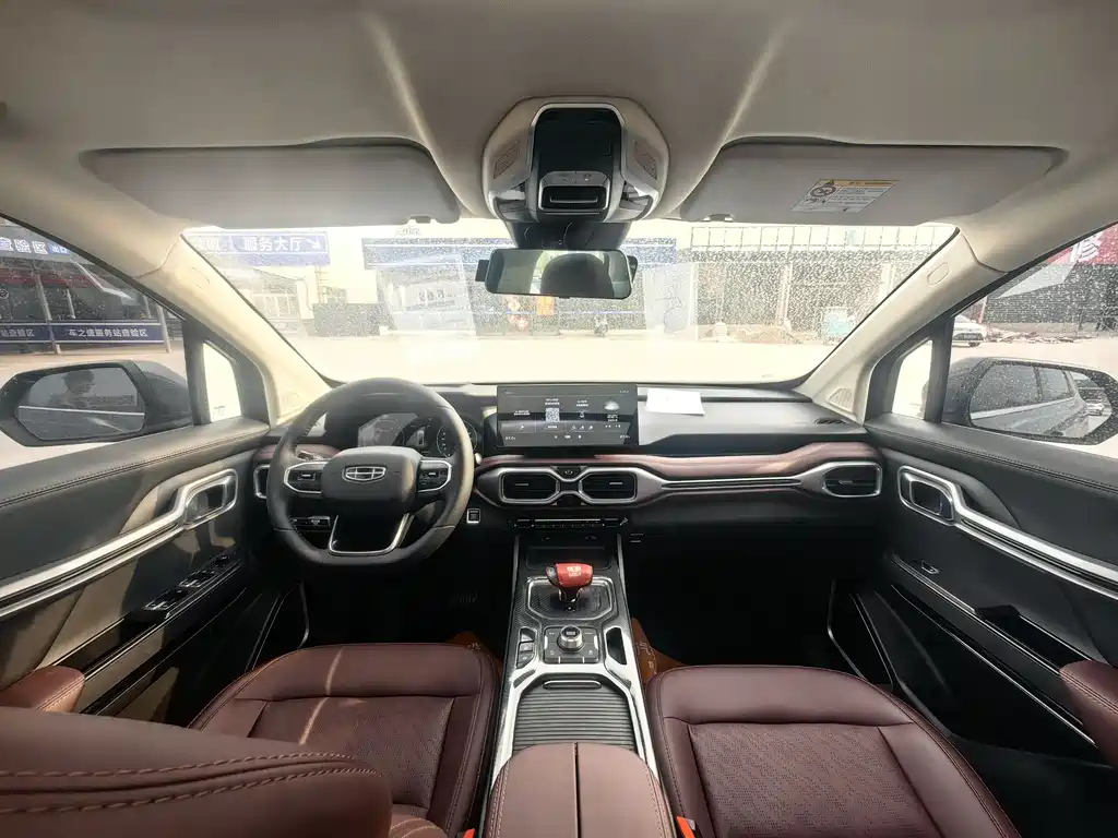 Geely Haoyue 2022 1.8TD DCT Luxury 7 мест