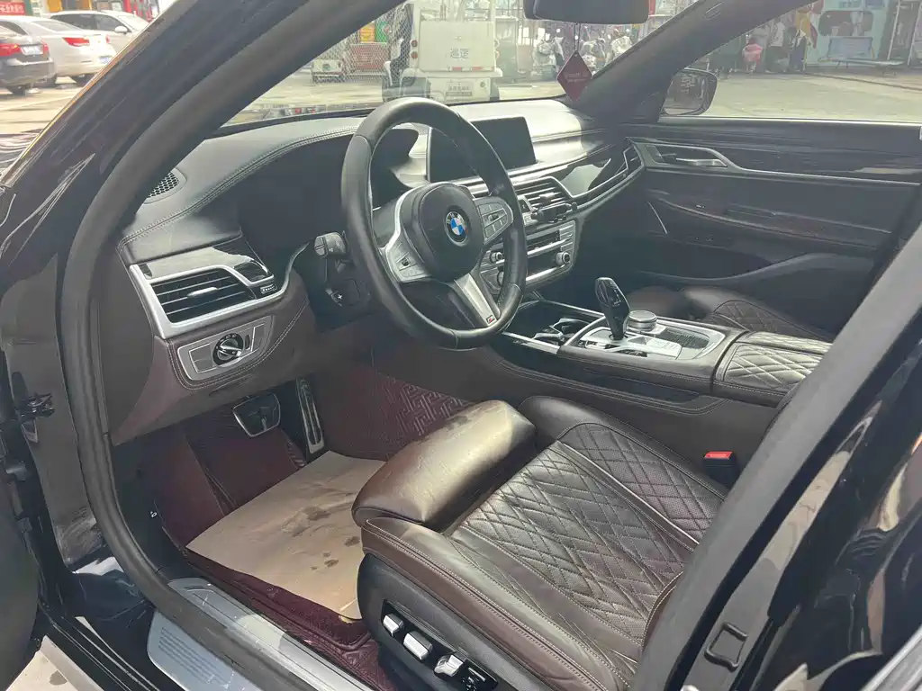 BMW 7 SERIES