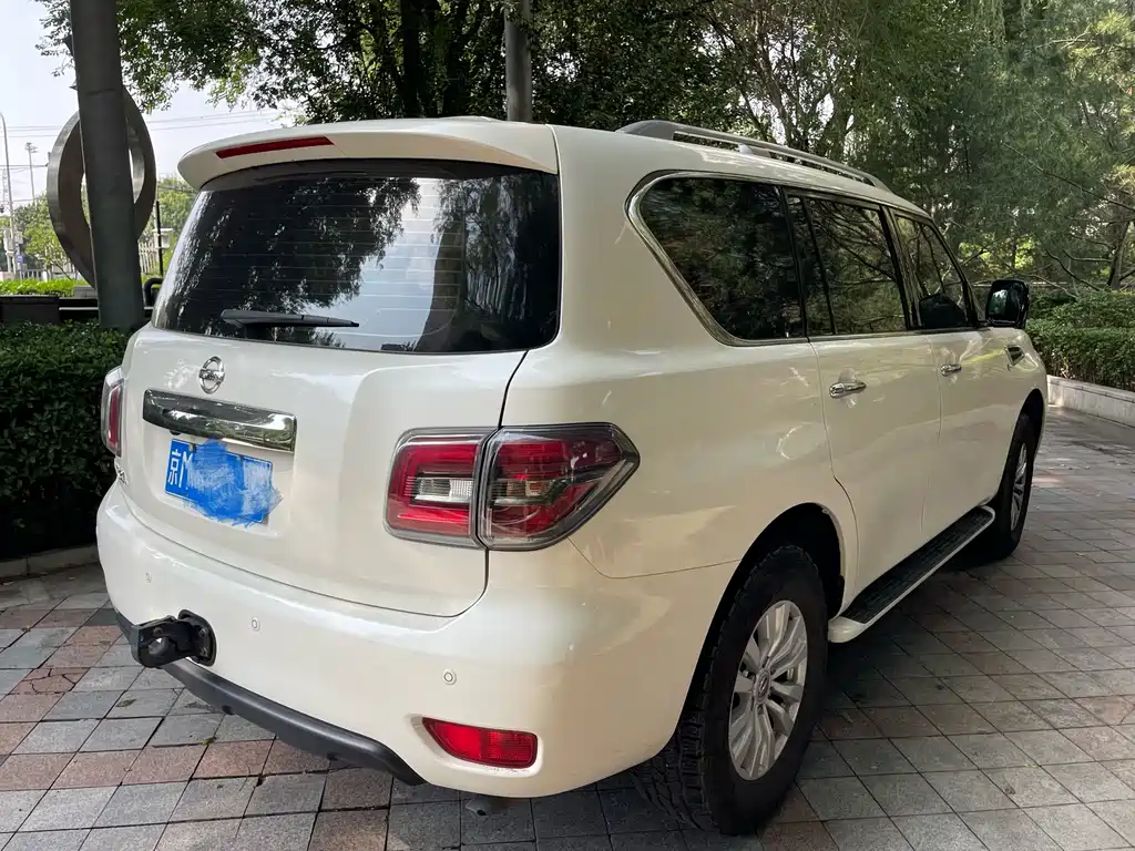 NISSAN TOURE