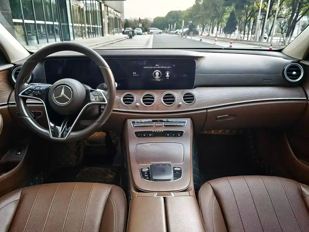 MERCEDES-BENZ E CLASS