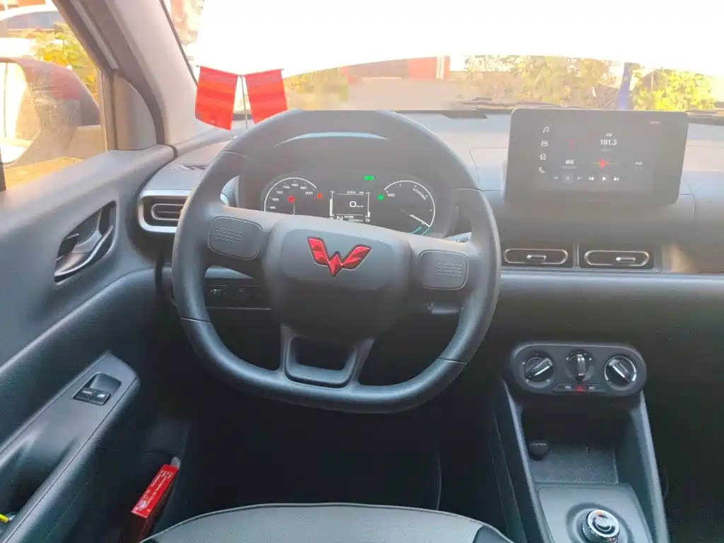 Wuling Hongguang EV — миниатюра 6