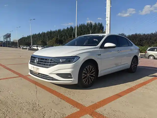 VOLKSWAGEN SAGITAR 2020