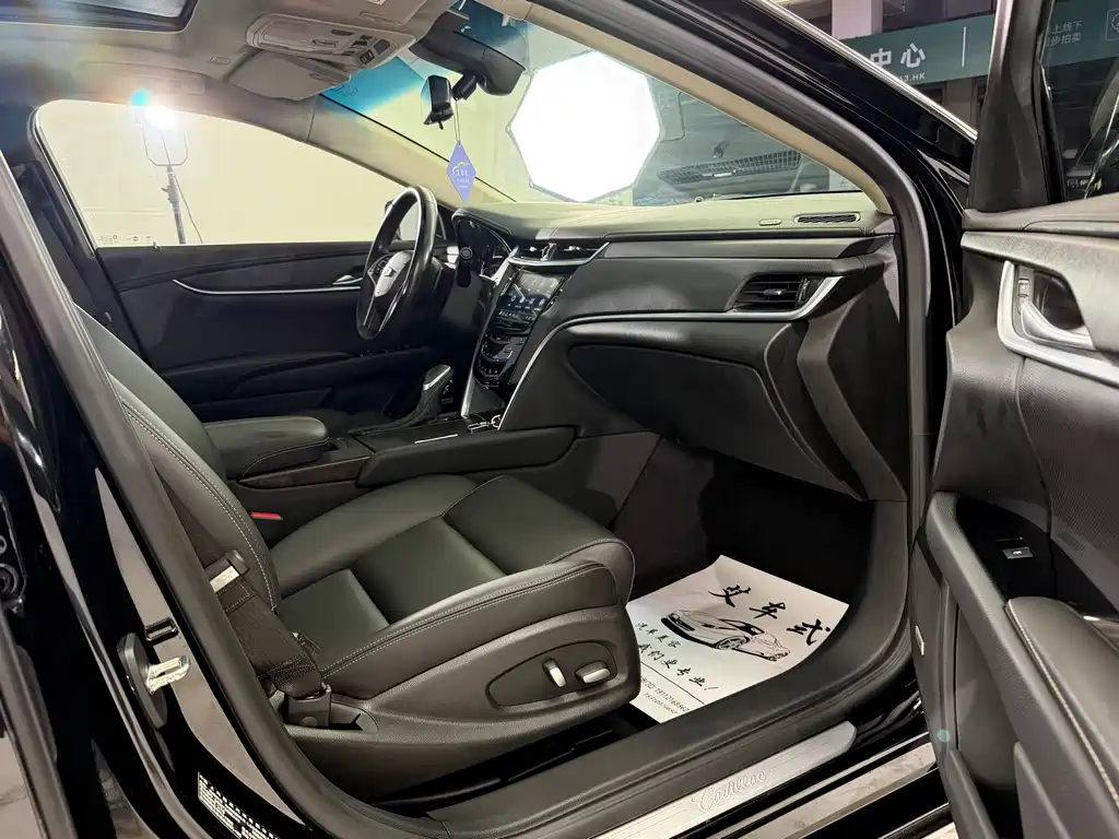 Cadillac XTS 2018 28T