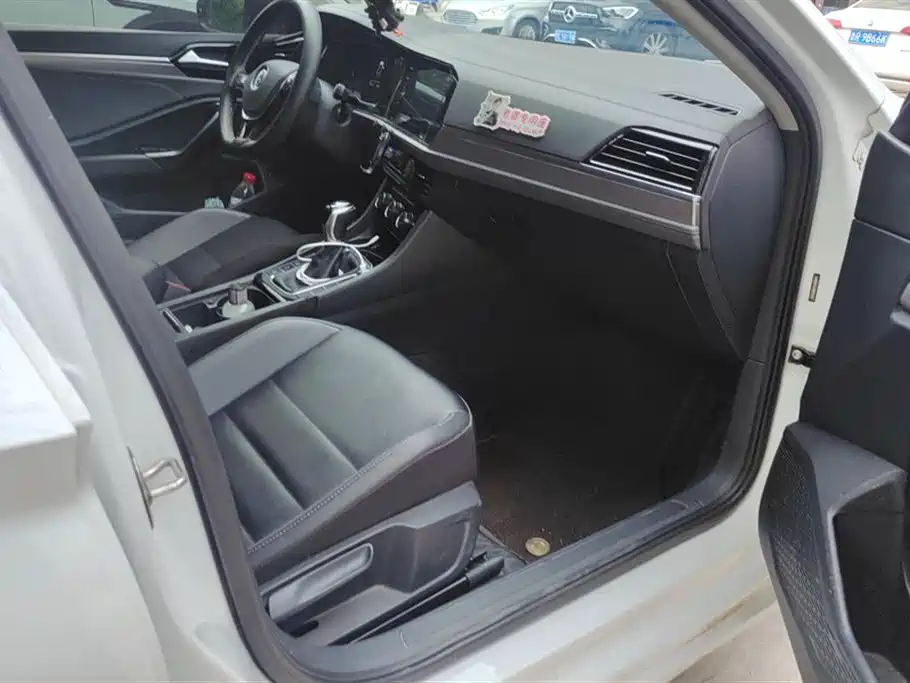 Volkswagen Sagitar 2021 200TSI DSG Comfort Smart Connect