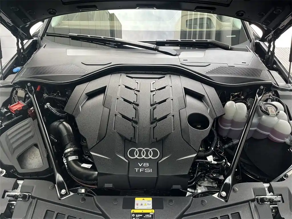 Audi A8 2024 A8L Horch 60TFSI