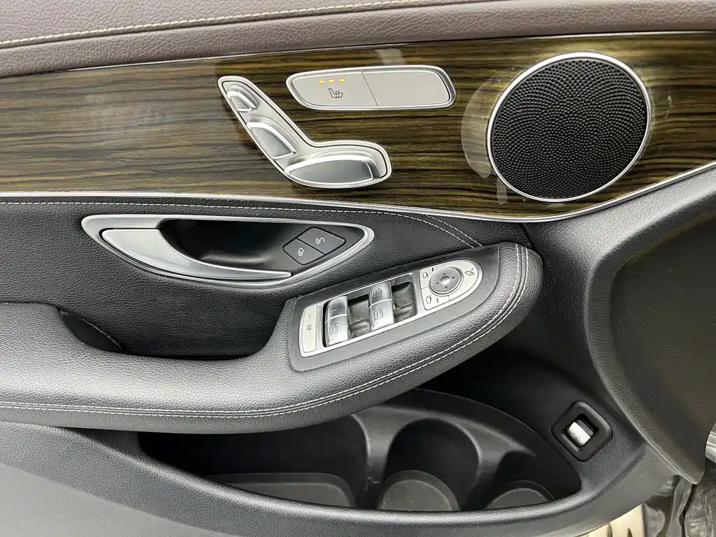 Mercedes-Benz GLC 2018 GLC 260 4MATIC Luxury