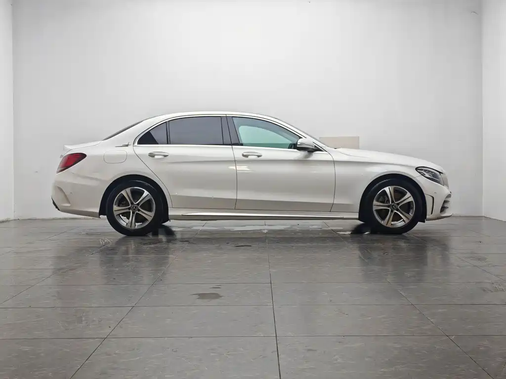 Mercedes-Benz C-Class — миниатюра 10