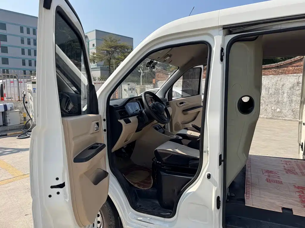 CHANGAN CROSS STAR V7 EV