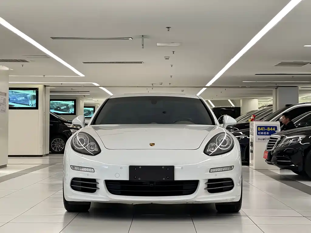 Porsche Panamera 2014 Panamera 4 3.0T