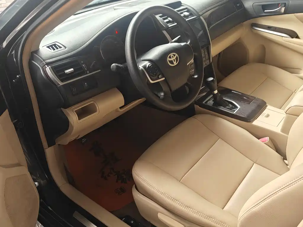 TOYOTA CAMRY