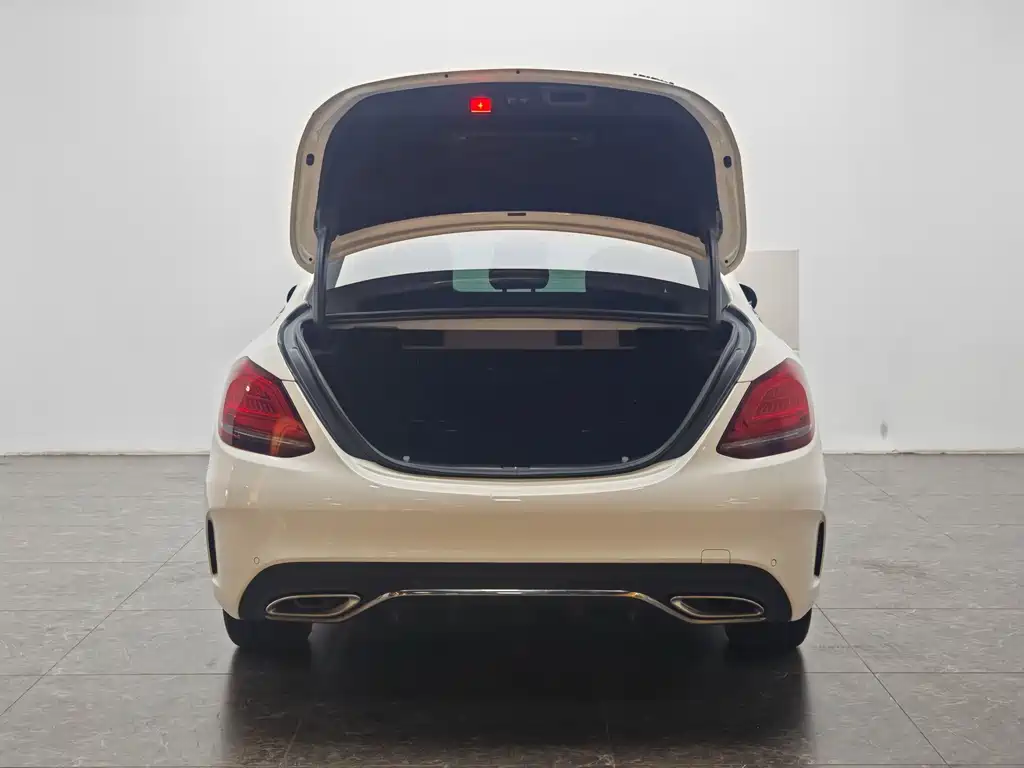 Mercedes-Benz C-Class — миниатюра 12