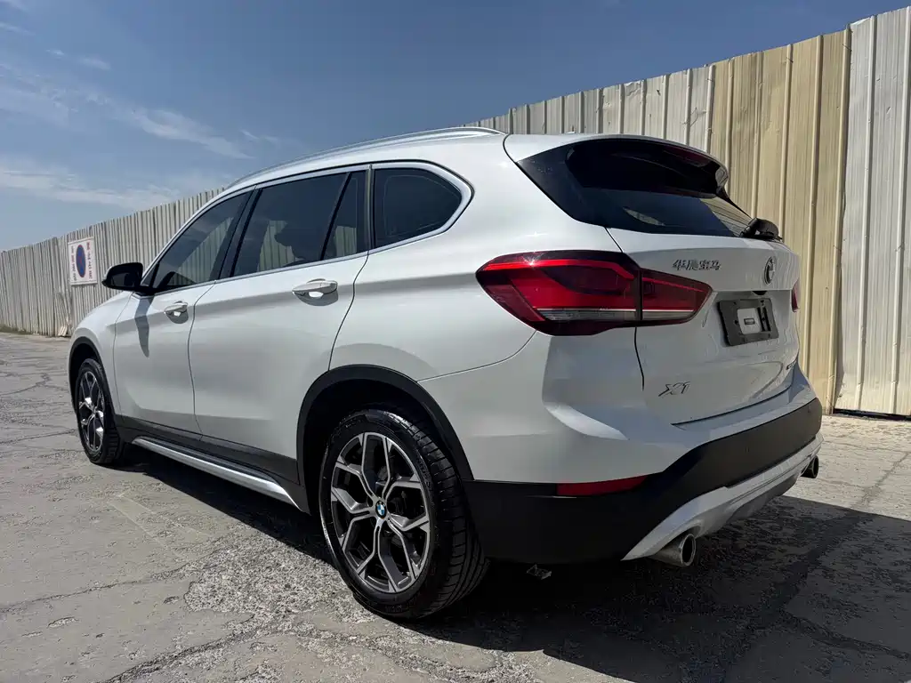 BMW X1 - фото 7