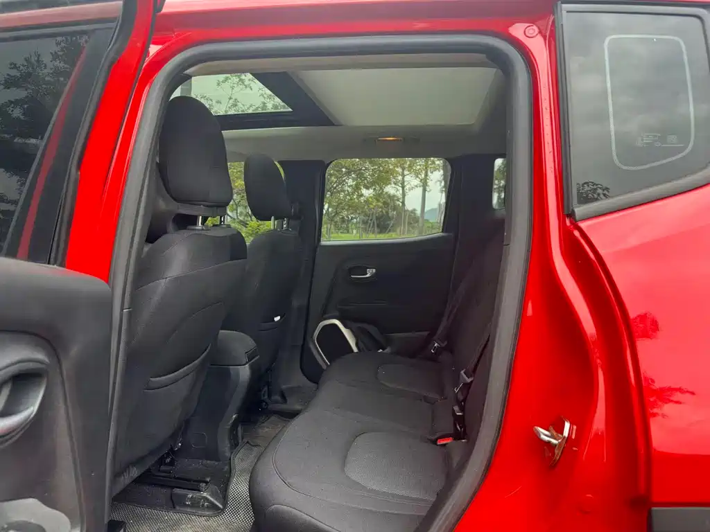 Jeep Renegade 2016 1.4T AT +