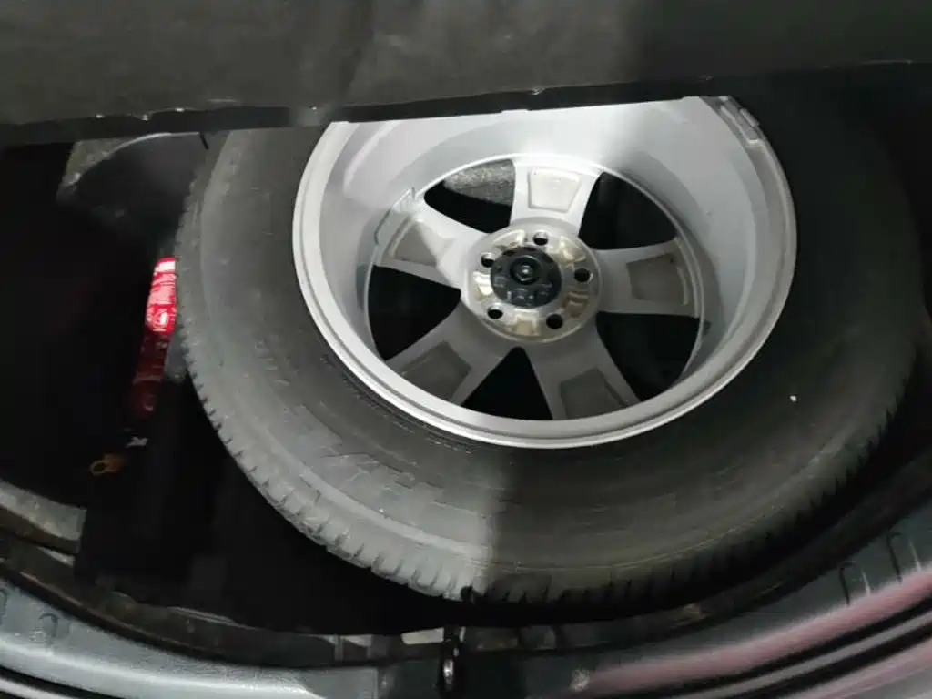 Toyota RAV4 — миниатюра 10