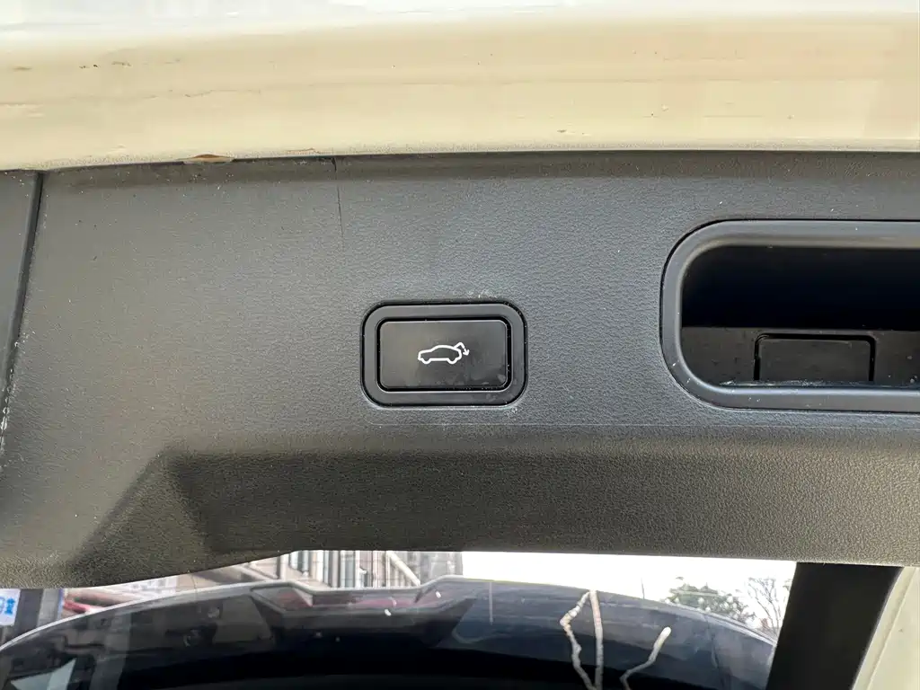 Geely Boyue L — миниатюра 14