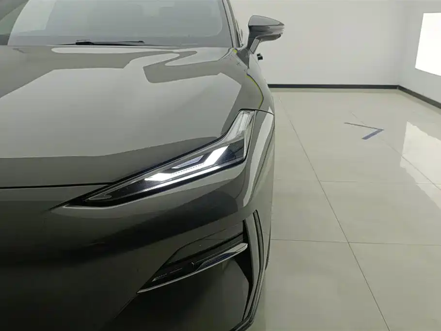 GEELY GALAXY GALAXY E8