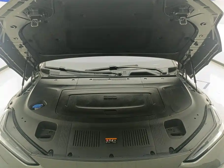 GEELY GALAXY GALAXY E8