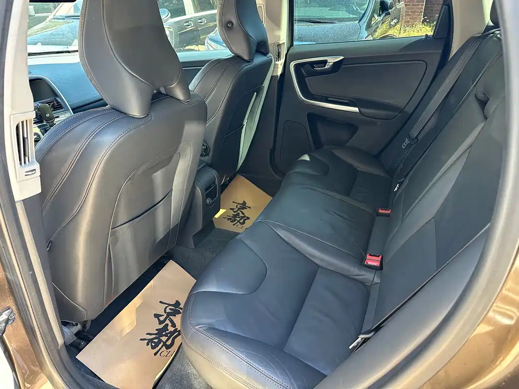 Volvo XC60 (Import) — миниатюра 28