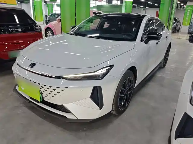 CHANGAN  UNI V SMART IDD 2025