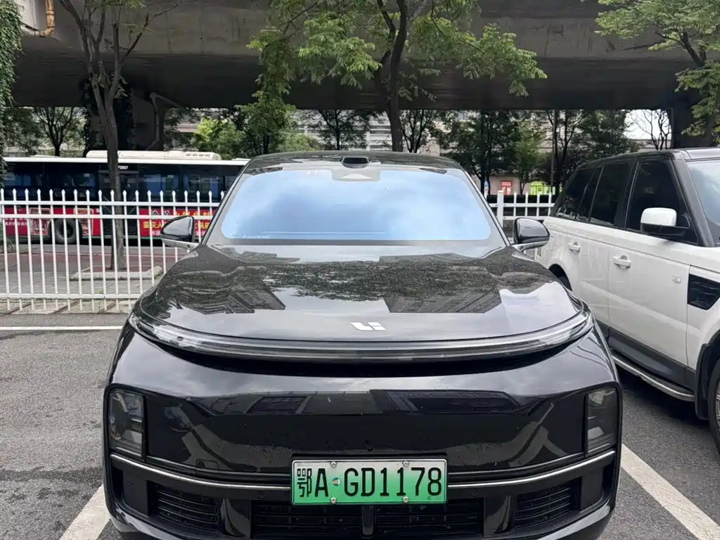 Li Auto L8 2025 Max Smart Refresh Edition